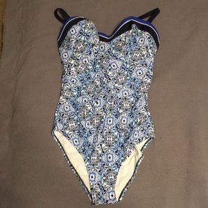 Swim suit